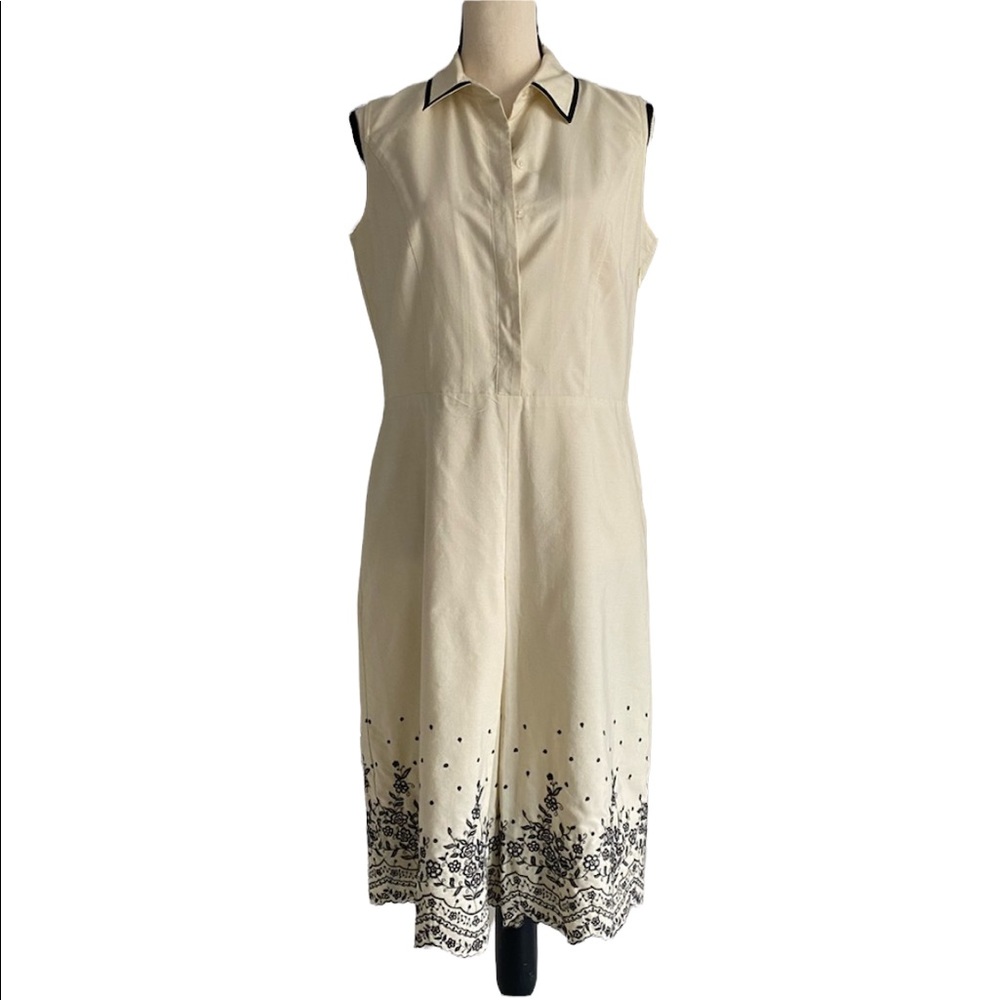 Oscar an Oscar De La Renta Embroidered Dress